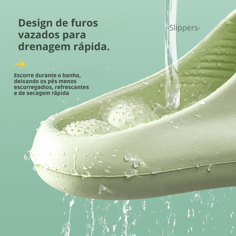 Chinelo de Banho com Solado Grosso e Design Vazado